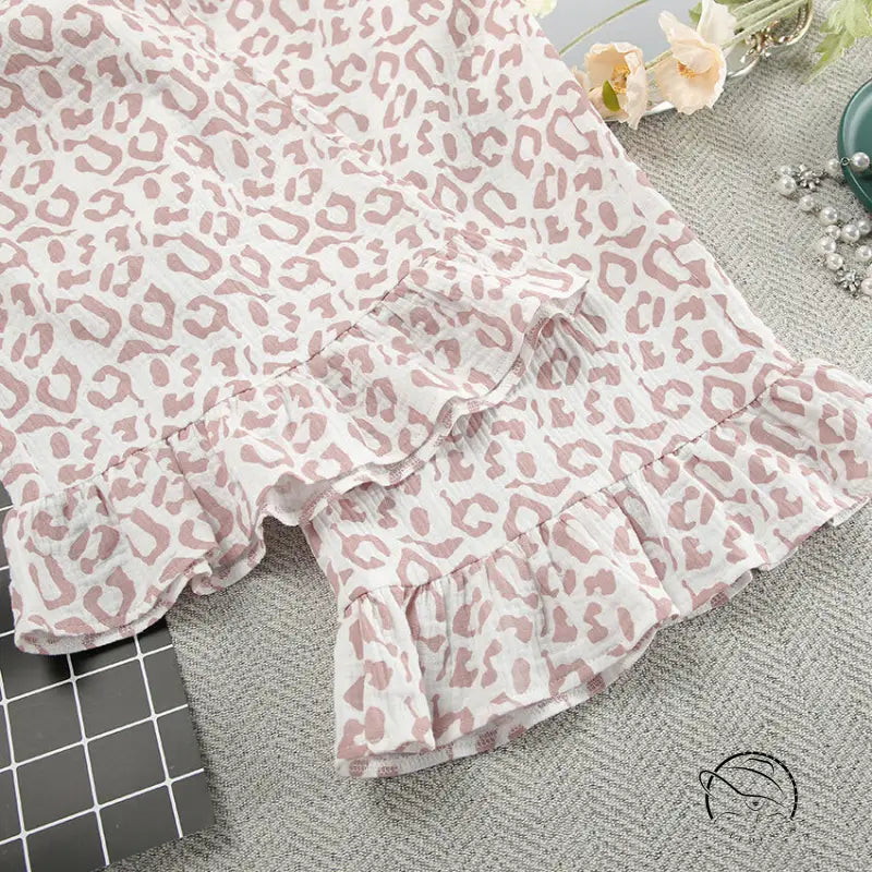 Pink leopard print white pajamas with ruffled short sleeves