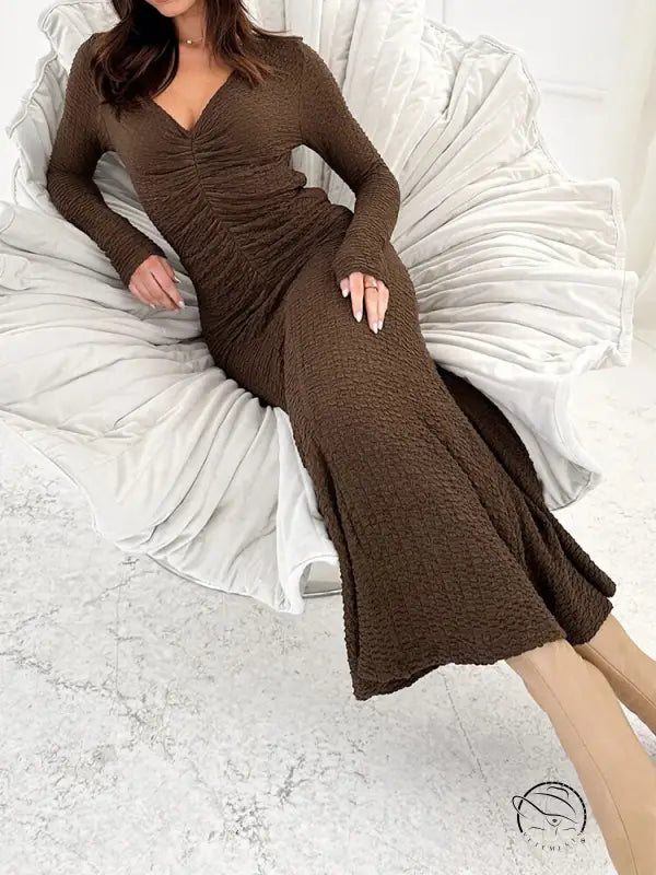 Beautiful knitted brown textured long-sleeved dress