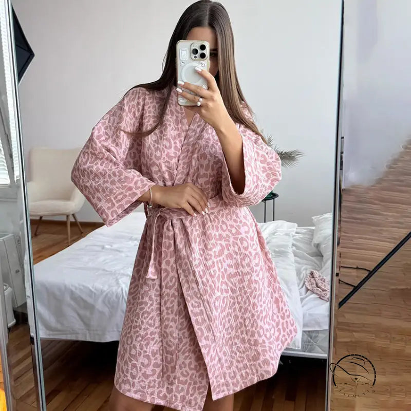 Pink leopard print short robe in soft cardigan cotton nightgown