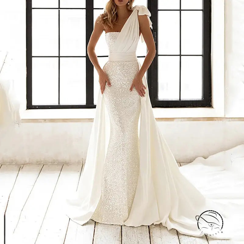 One-shoulder beaded slim fit dress wedding gown with train