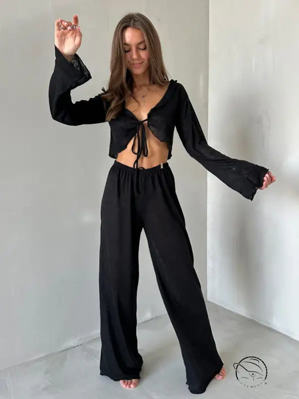 Women’s black long-sleeve crop top and wide-leg casual loose pajamas set