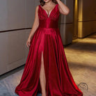 Elegant slim fit party dress in red sparkly high-slit evening gown