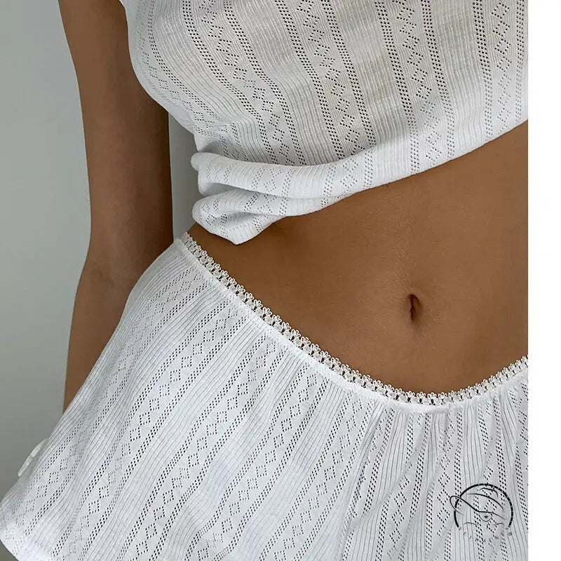 White crochet top in Langry fashion pajamas with lace diamonds and ruffle hem