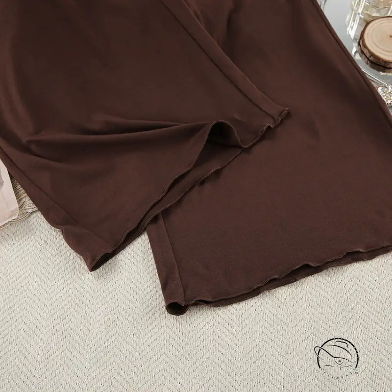 Brown wide-leg knitted pajamas with lettuce-edge hems