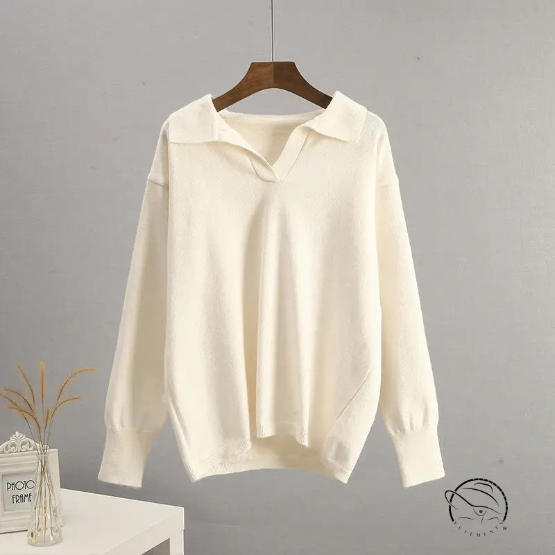 Cream-colored langry fashion V-neck knitted sweater with polo collar