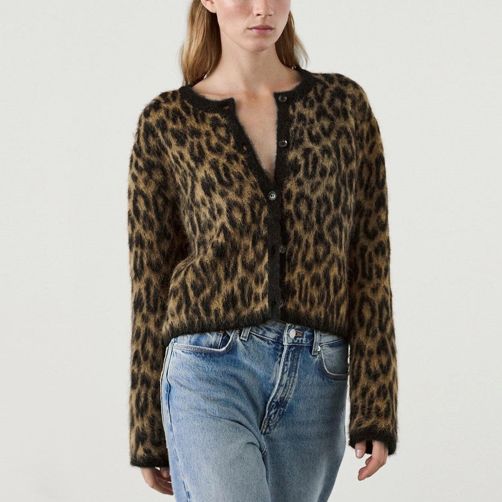 Casual Leopard Print Knitted Sweater with regular sleeves for stylish fashion layering