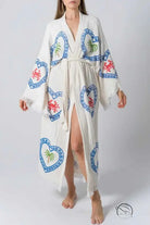 Loose positioning printed coat with white robe and blue heart patterns