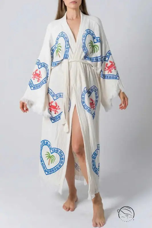Loose positioning printed coat with white robe and blue heart patterns