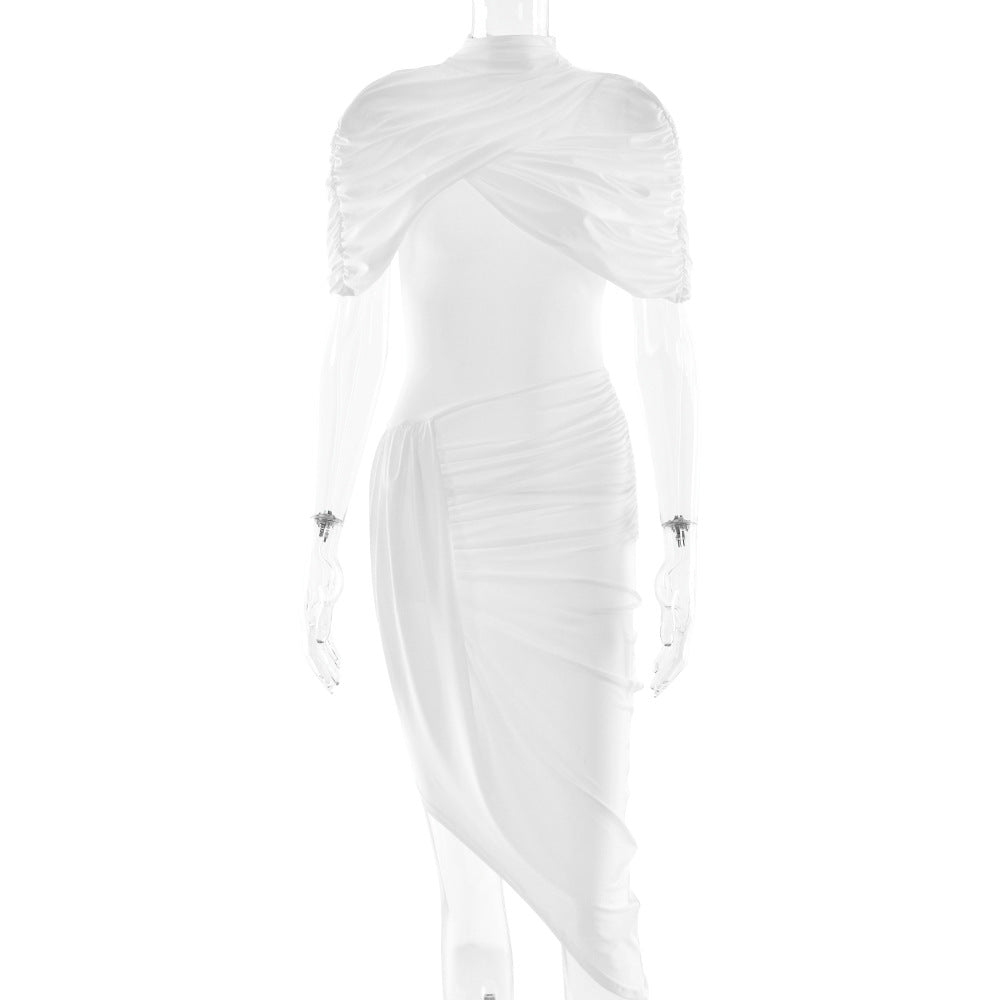 Elegant slim pleated dress in white with asymmetrical sheer sleeves