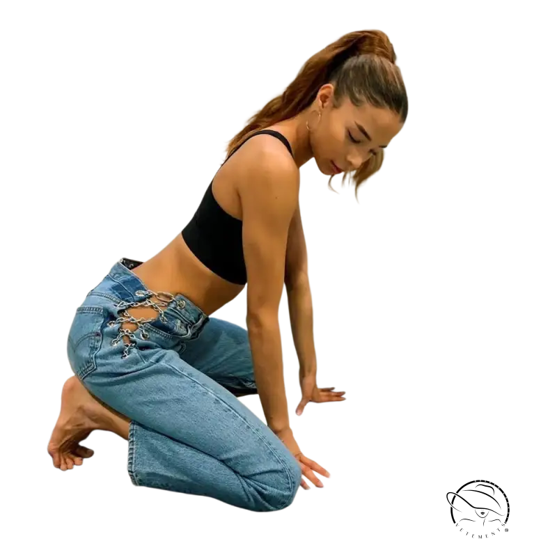 Light-wash chain straight jeans with sexy waist cutouts