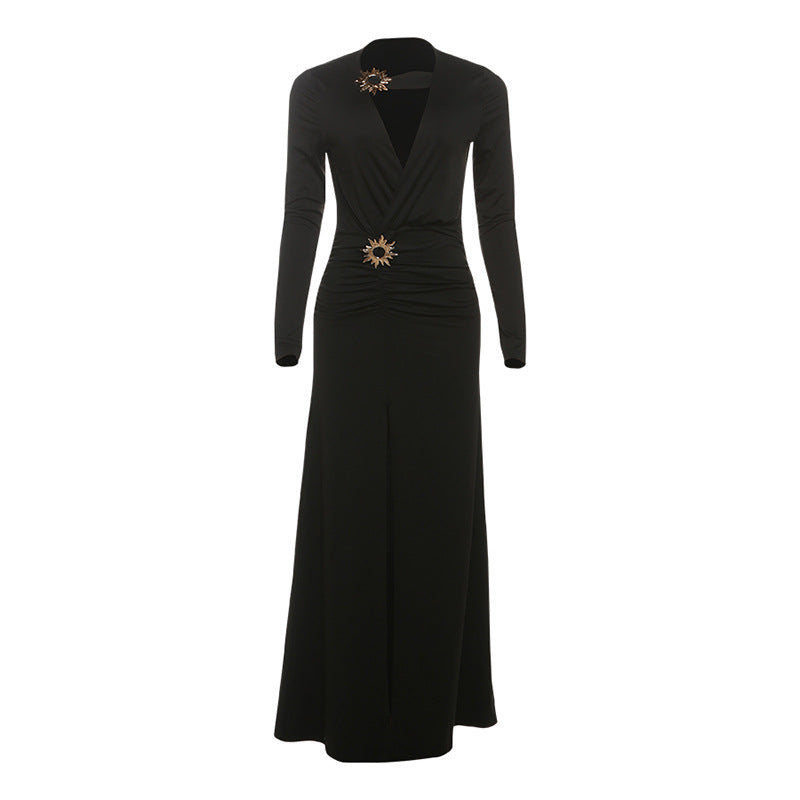 Enchanting Split Evening Dress: Black langry fashion maxi with deep V-neck and brooch