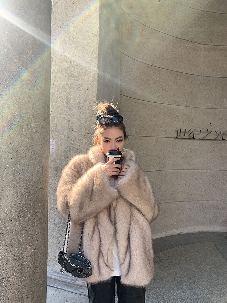 Luxurious cream-colored faux fur Langry fashion jacket