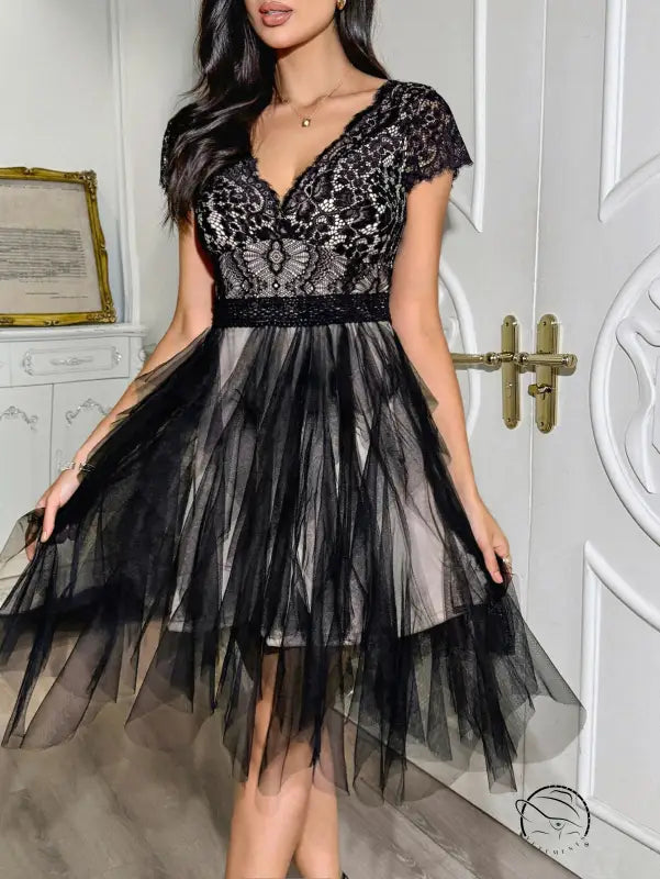 Elegant Lace Short Sleeved Dress