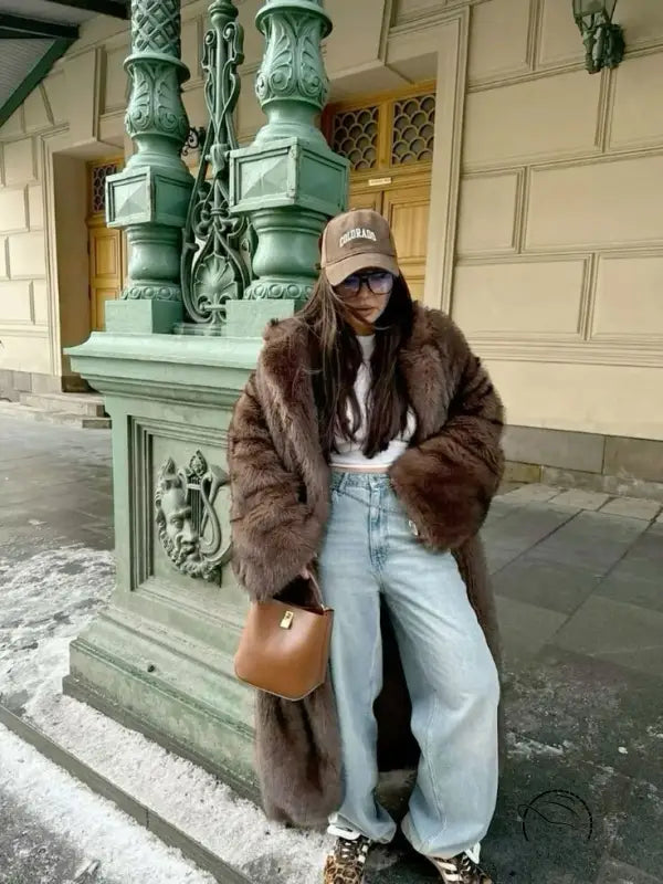Brown faux fur jacket with Langry fashion handbag
