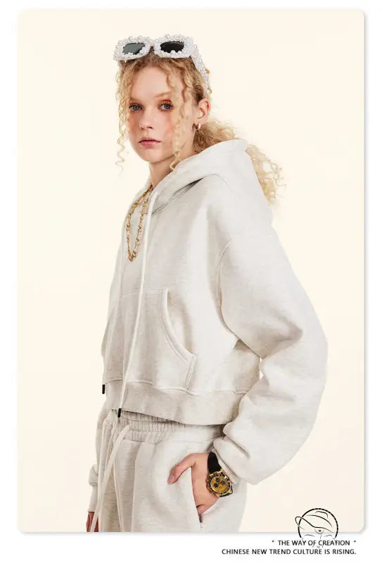 White langry fashion hooded pullover sweatshirt and pants set