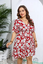 Casual v neck loose dress in red and white floral print with short sleeves