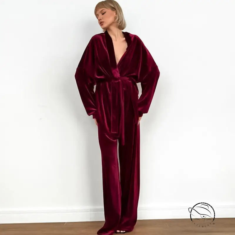 Rich burgundy velvet long-sleeved jumpsuit in comfortable cardigan thermal style