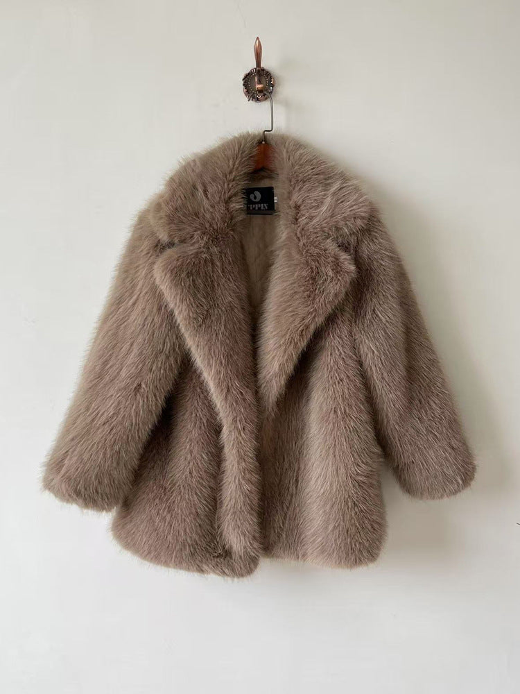 Beige faux fur coat with classic collar and long sleeves