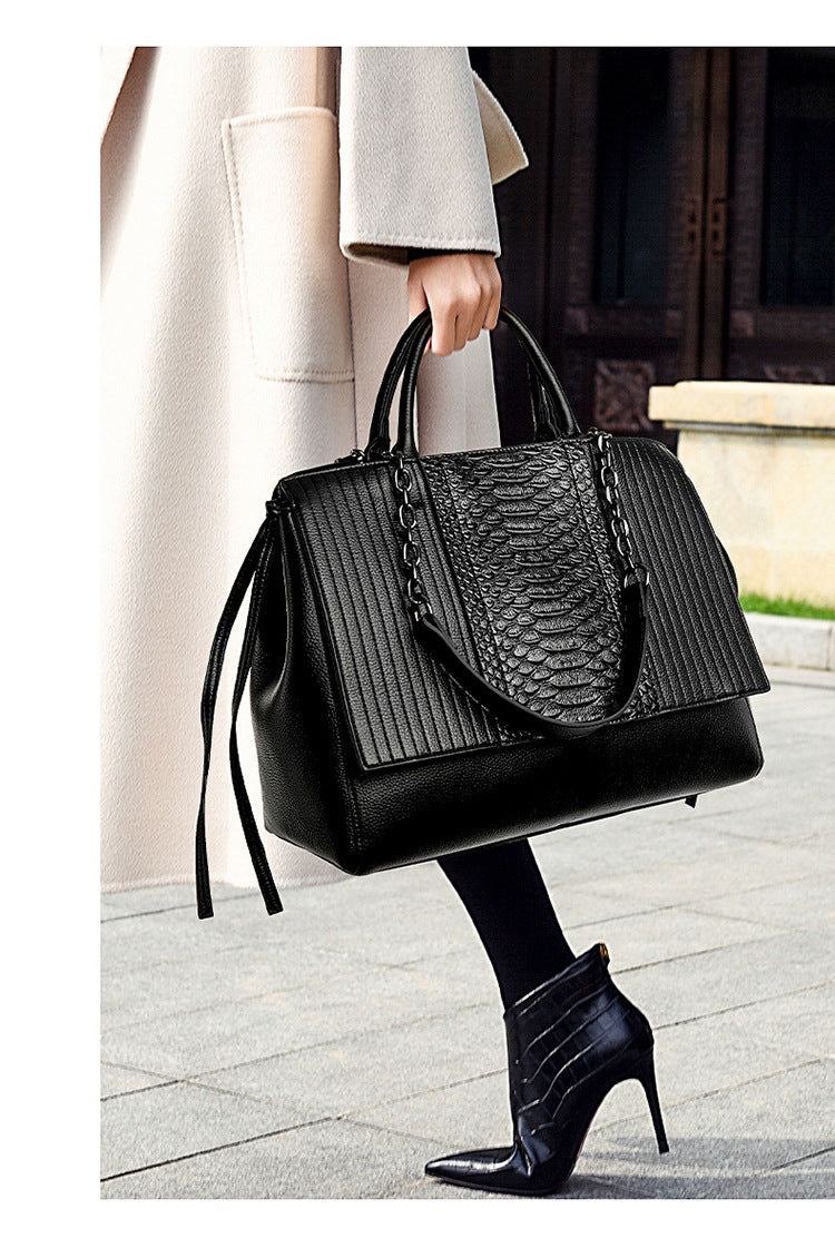 Crocodile Pattern Stylish Shoulder Handbag