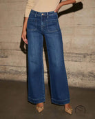 Stunning high waist straight jeans with wide-leg denim