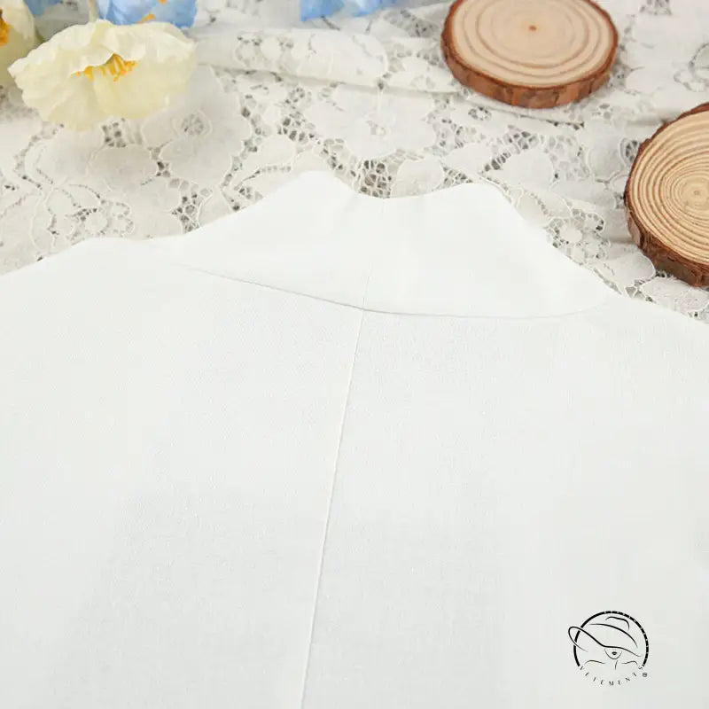 White high-neck langry top in cotton loose cardigan lace up nightgown