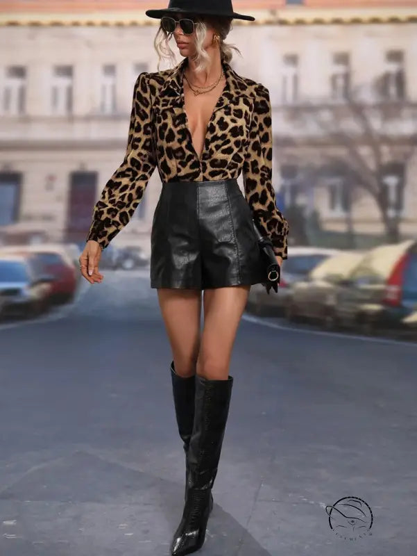 Fashion langry leopard print blazer with black leather shorts and boots