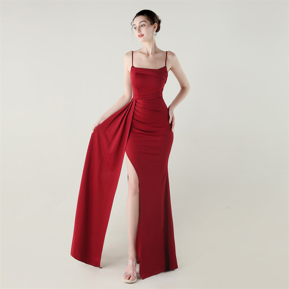 Elegant high slit evening dress in deep red satin fashion
