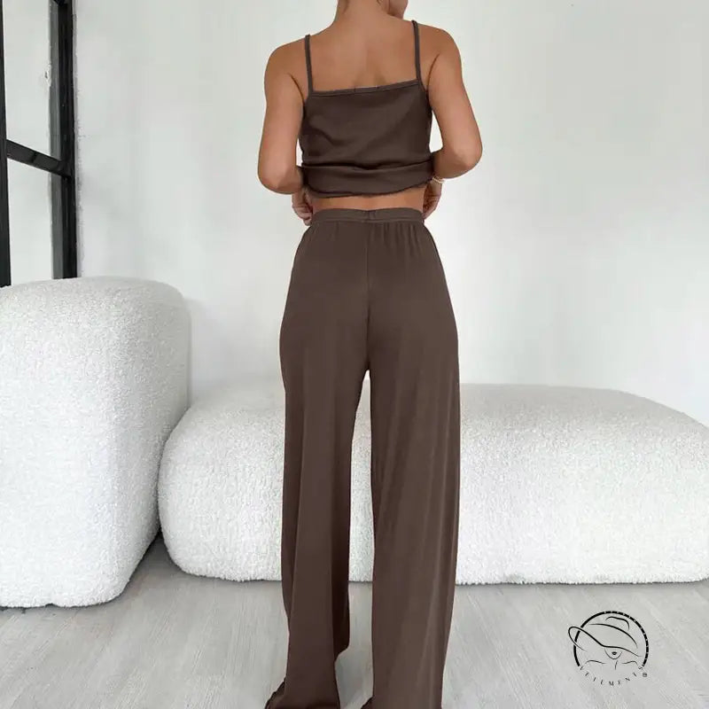 Brown comfortable knitted pajamas set with crop top and wide-leg pants