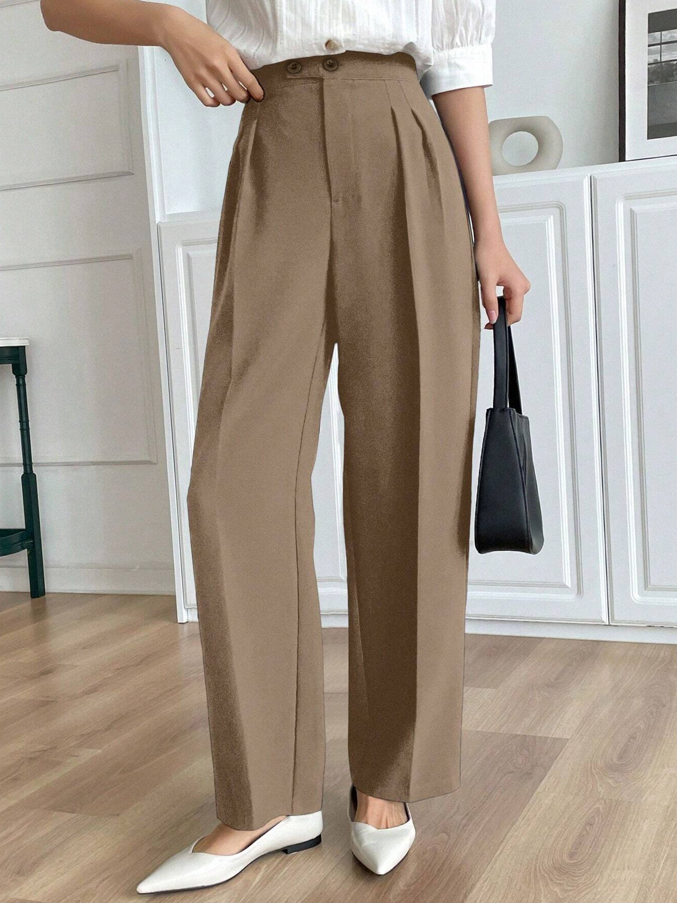 Beige high-waisted Langry fashion trousers with pleats and buttons