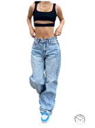 Slim waist loose jeans in light-wash baggy denim with relaxed fit