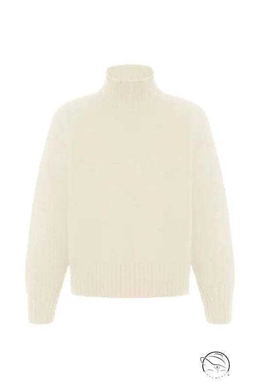 Cream-colored ribbed turtleneck sweater in Langry winter fashion knitwear