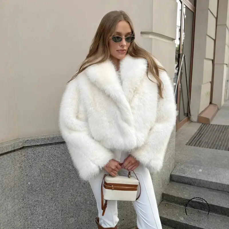 Gorgeous faux fur jacket by Langry: white oversized coat with high collar and buttons
