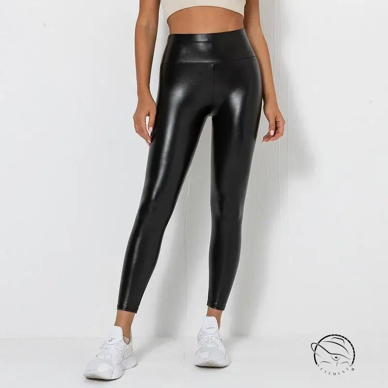 Shiny faux leather bright pants with glossy black finish