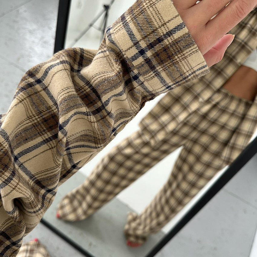 Beige and brown plaid flannel shirt and trousers set for loose cardigan plaid home wear