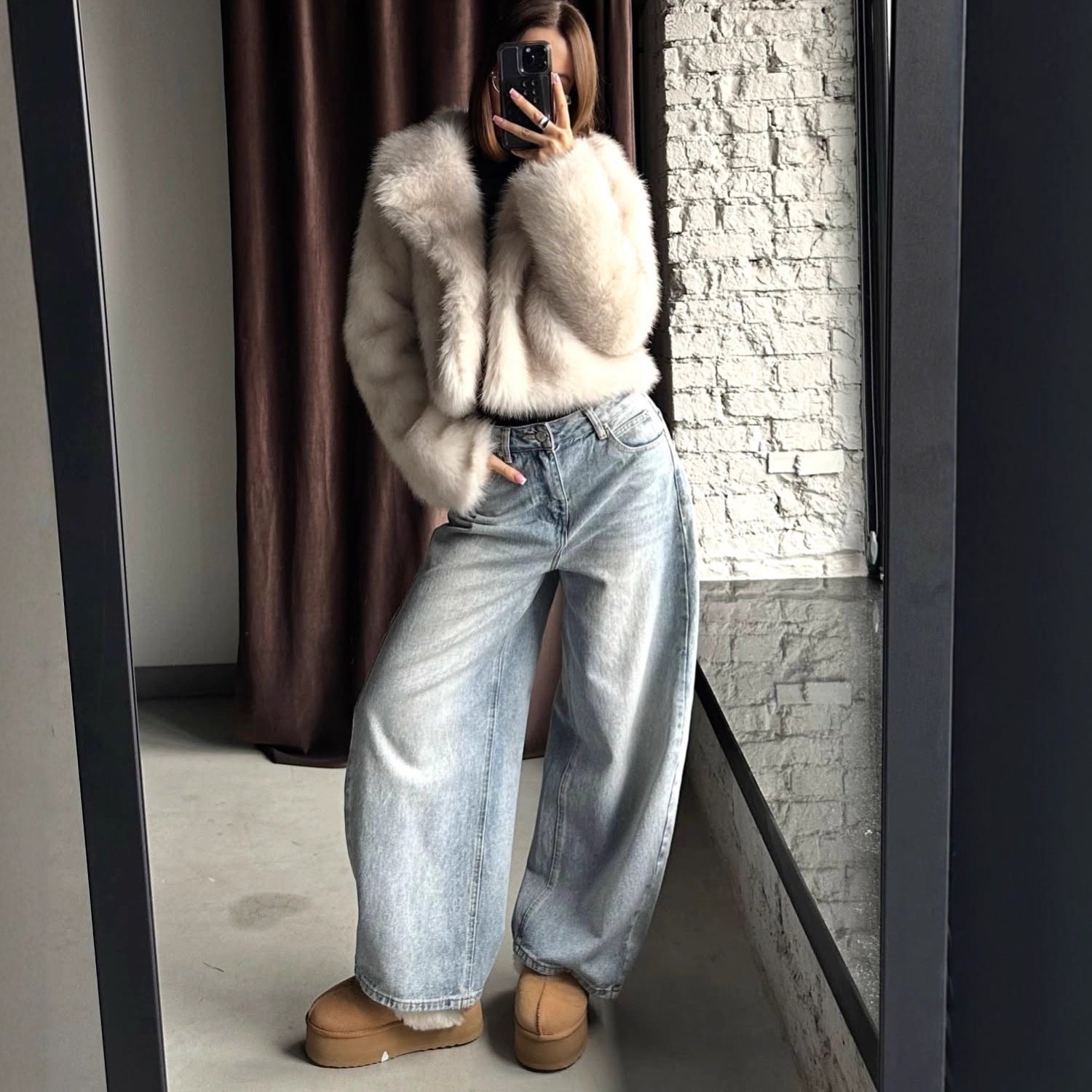 Warm faux fur baggy coat in light beige, fluffy texture, wide sleeves