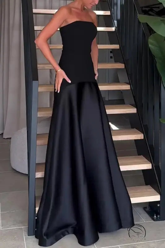 Elegant strapless black satin dress for evening fashion