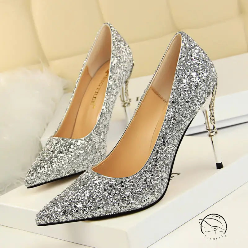 Elegant silver glitter langry fashion pumps with gold accents