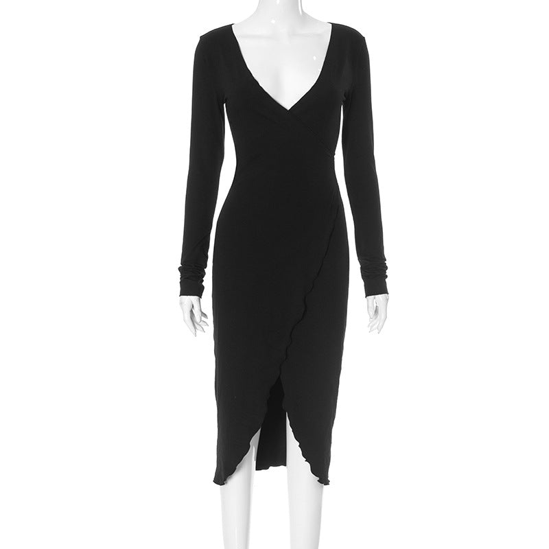 Black long-sleeved v-neck dress with front slit for an attractive night out fashion ملابس