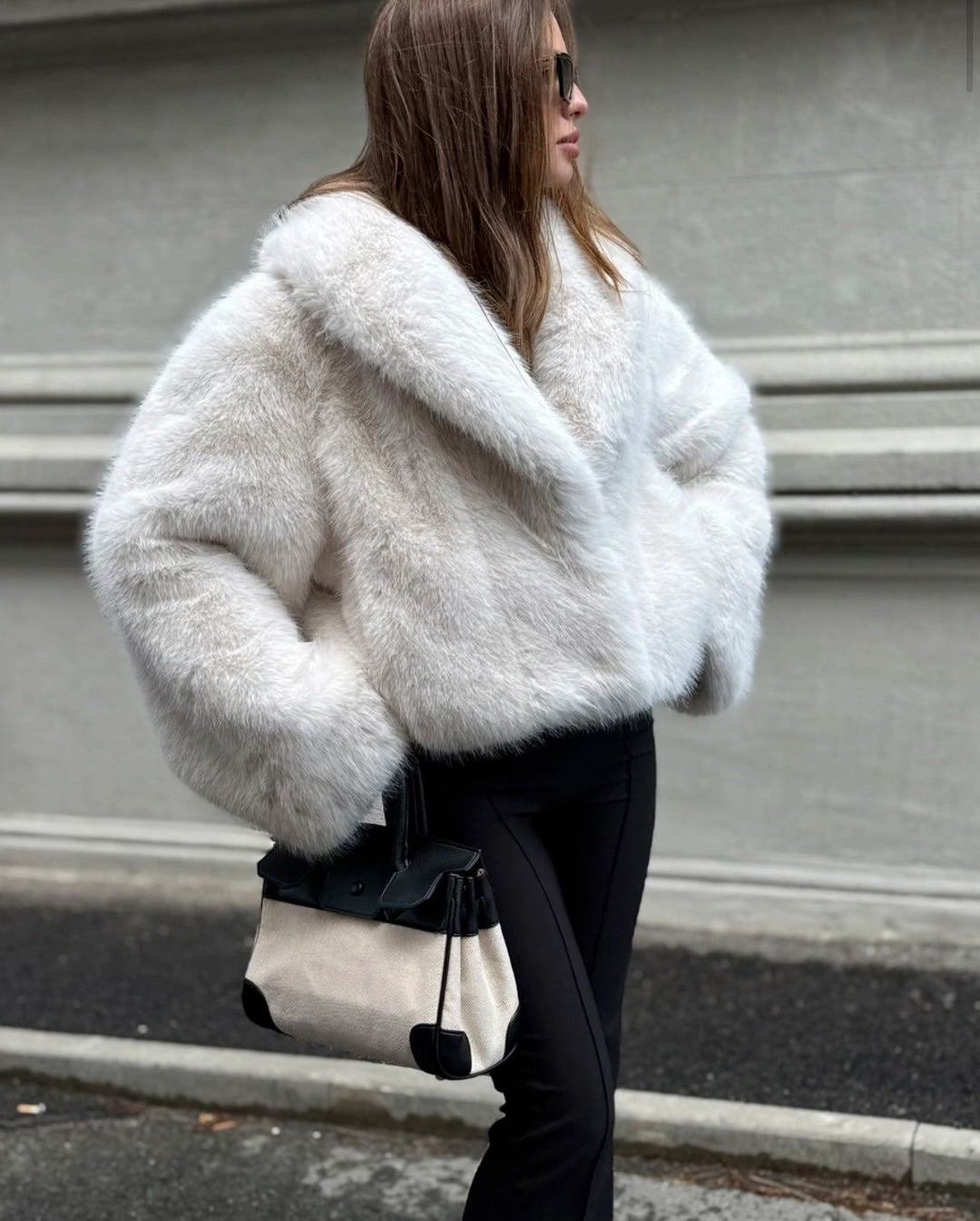 Cozy Short Faux Fur Coat in White Fluffy Langry Fashion