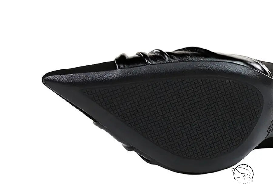 Fashionable langry black leather stiletto heels with silver buckle