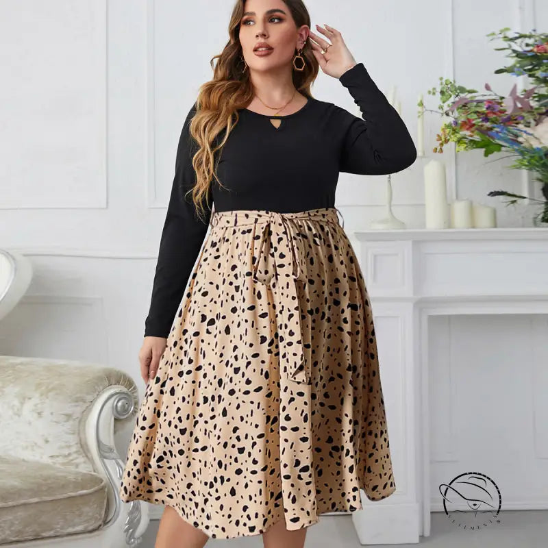 Polka dot printing loose dress with black top and pleated skirt