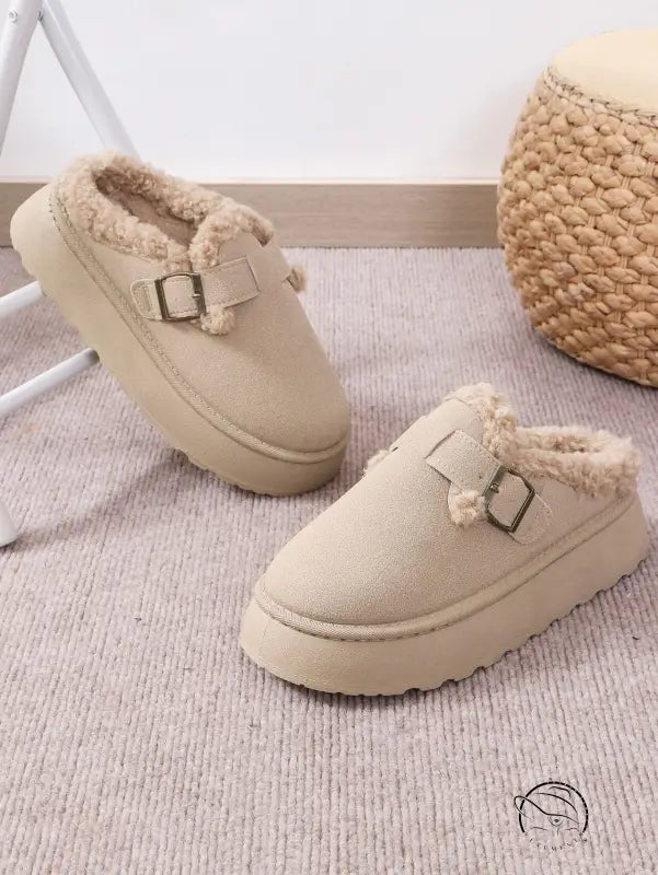 Beige faux-fur-lined buckle clogs in Langry fashion casual thermal cotton slippers