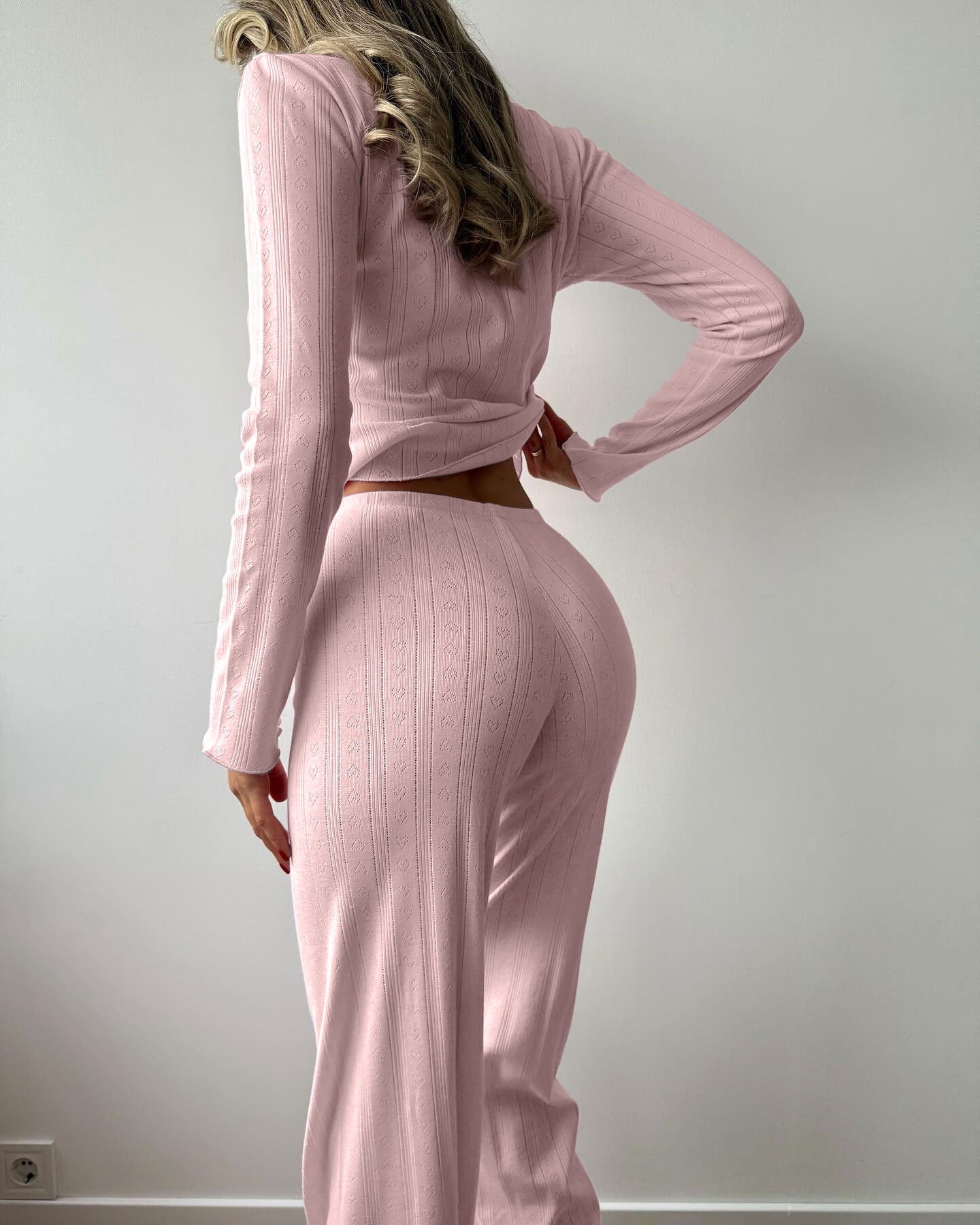 Pink ribbed langry fashion pajamas set with long sleeves and high-waisted pants