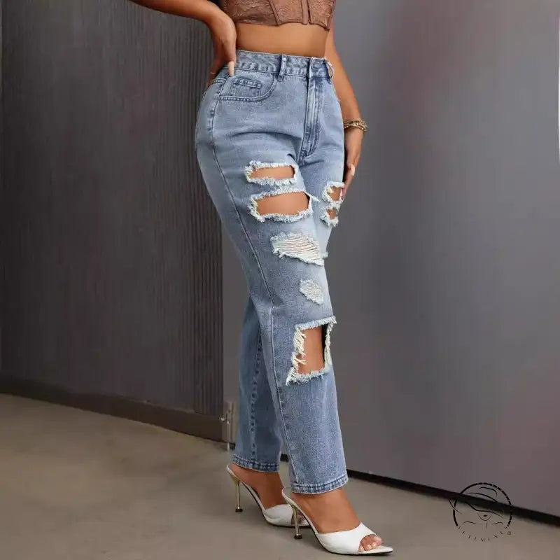 Slimming skinny ripped jeans in light wash for women