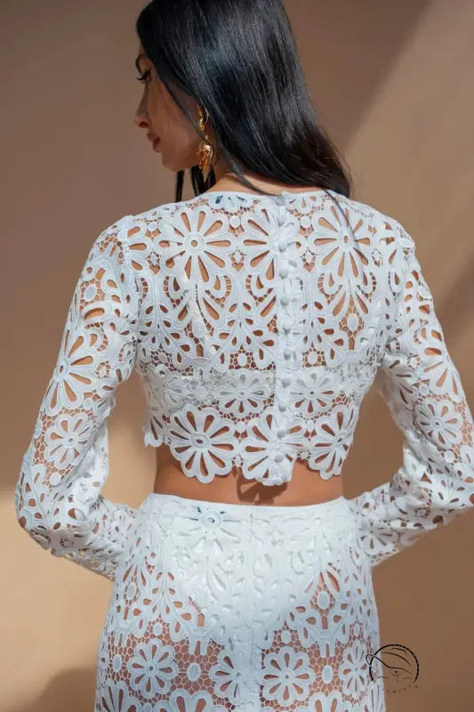Slim fit hollow lace tops skirt set in white floral crop top and skirt