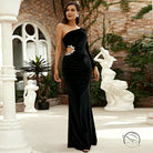 Elegant one-shoulder black velvet gown with langry fashion crystal brooch