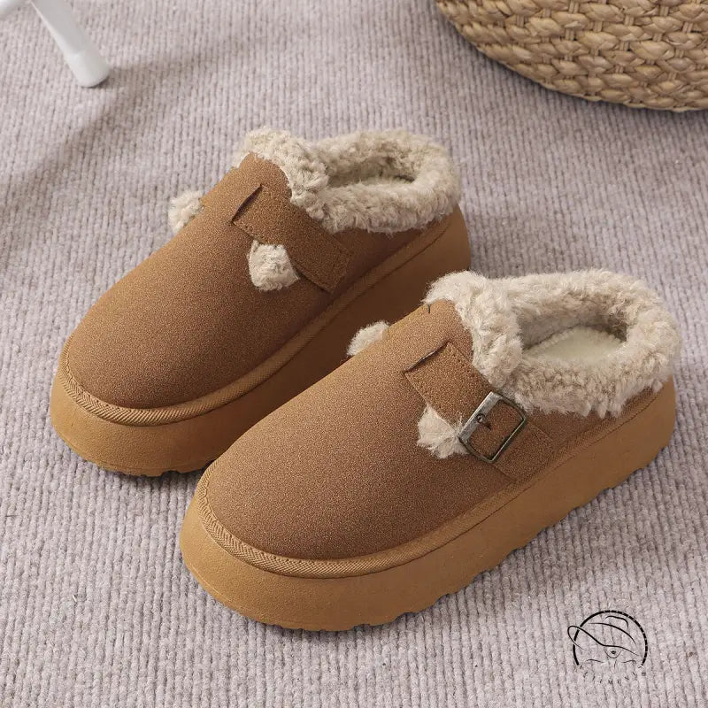 Casual thermal cotton slippers with brown faux-suede and faux-fur trim in Langry fashion