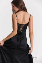 Elegant black corset-back langry evening dress in fashion ملابس