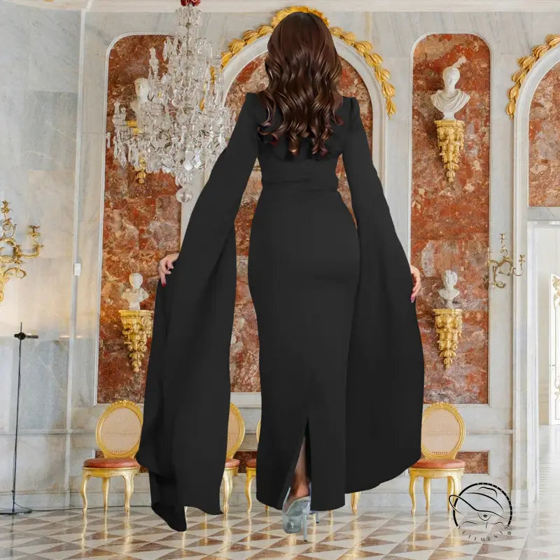 Elegant langry black dress with flowing sleeves in fashion ملابس