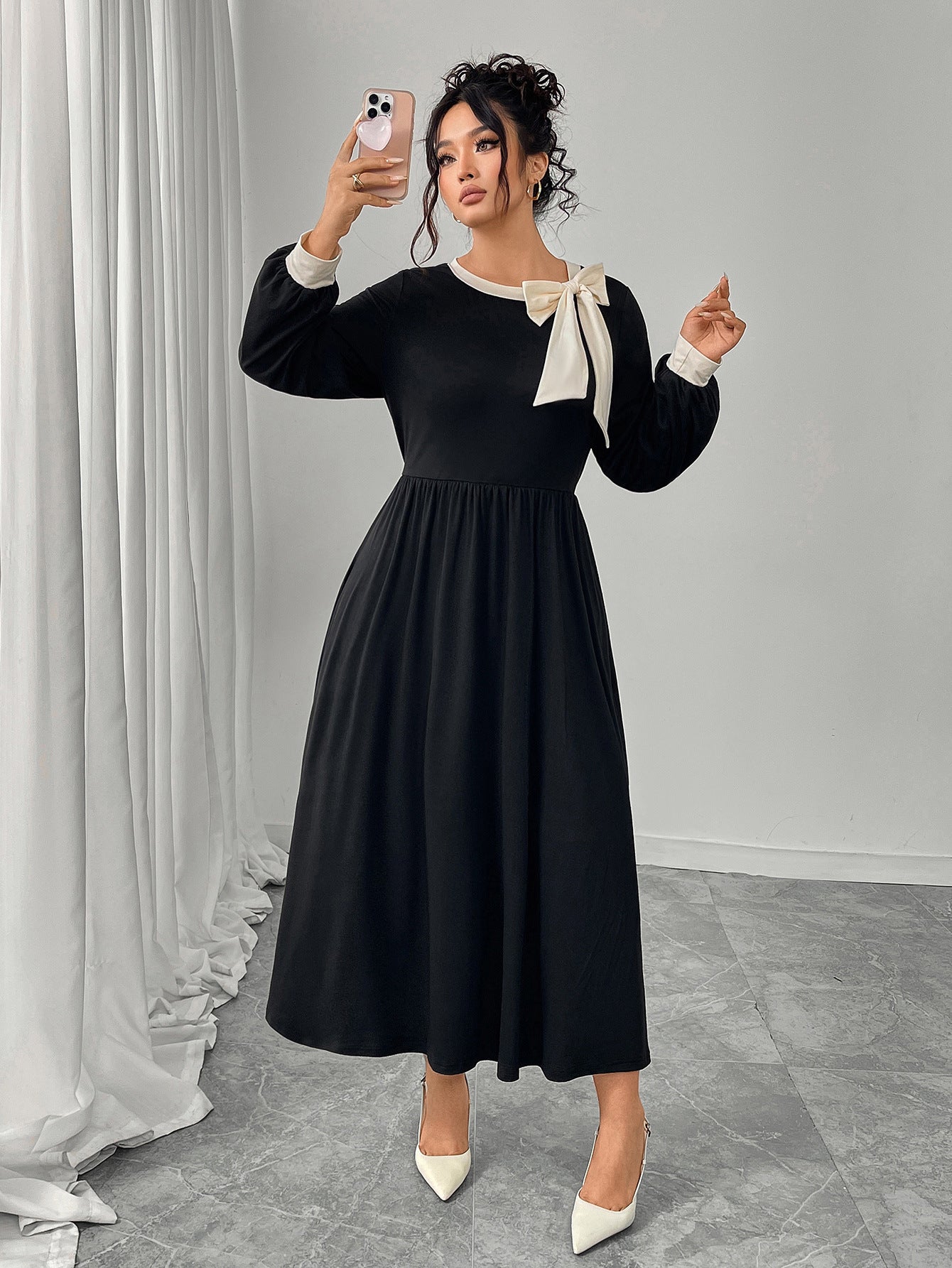 Winter Retro Slim Black Langry Fashion Dress with White Bow and Heels